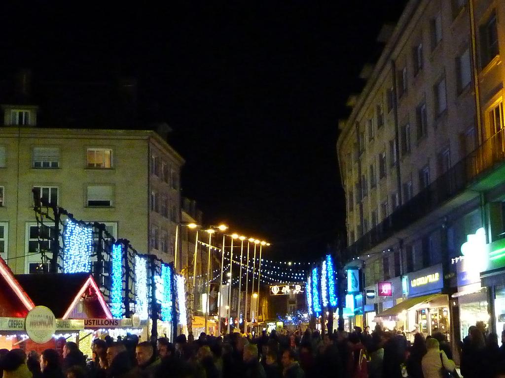 marche%20de%20noel%20amiens%2013%2012%202009%20%283%29.JPG